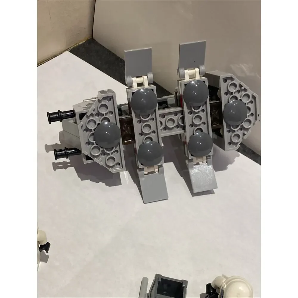 LEGO Star Wars: Imperial Troop Transport (75078) 4 Minifigs Set Incomplete